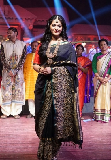 Anushka Shetty Birthday: The Trending 6 Outfits of Baahubali's Devasena
